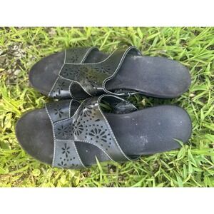 Croft N Barrow  Black Sandals Size 8 Slipon Shoes Used.